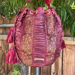 Isabella Fiore Bucket Bag